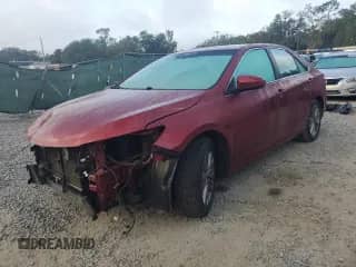 2015 Toyota Camry SE z VIN 4T1BF1FK8FU968768, wystawiony jako Copart lot #89437455 z przebiegiem 216 193 mil mil oraz Szkoda całkowita • Salvage title. Historia ofert i sprzedaży dostępna na DreamBid. Obrazek 1.