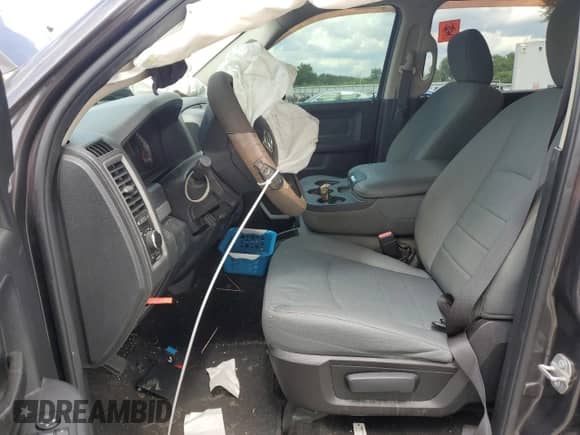 2016 Ram 1500 Tradesman z VIN 1C6RR6KT7GS233824, wystawiony jako Copart lot #71791554 z przebiegiem Nie podano mil oraz Szkoda całkowita • Salvage title. Historia ofert i sprzedaży dostępna na DreamBid. Obrazek 7.