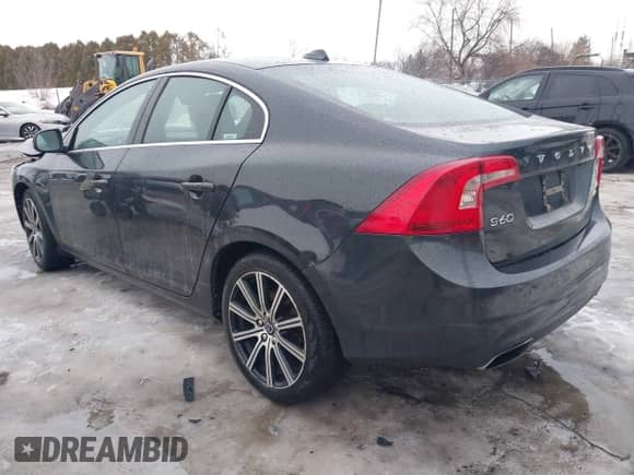 2015 Volvo S60 T5 Premier с VIN YV1612TK3F1359338, выставлен на аукционе IAAI как лот 41645209 с пробегом 106 822 миль миль и . История ставок и продаж доступна на DreamBid. Изображение 3.