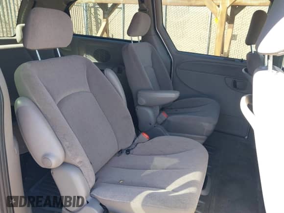 2002 Dodge Grand Caravan with VIN 1B8GP34362B607166, listed as a IAAI auction lot 41670588 with 179,879 mi miles and . Bid and sale history available at DreamBid. Image 8.