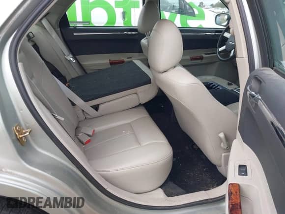 2006 Chrysler 300 Touring с VIN 2C3KA53GX6H487843, выставлен на аукционе IAAI как лот 43484290 с пробегом 186 467 миль миль и . История ставок и продаж доступна на DreamBid. Изображение 8.