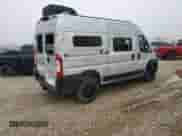 2021 Ram ProMaster Cargo z VIN 3C6LRVBG2ME584044, wystawiony jako Copart lot #44139125 z przebiegiem 33 302 mil mil oraz Szkoda całkowita • Salvage title. Historia ofert i sprzedaży dostępna na DreamBid. Obrazek 3.