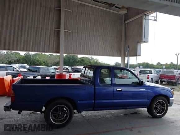 1995 Toyota Tacoma z VIN 4TAVN53F9SZ023310, wystawiony jako IAAI lot #43400554 z przebiegiem 311 607 mil mil oraz . Historia ofert i sprzedaży dostępna na DreamBid. Obrazek 13.