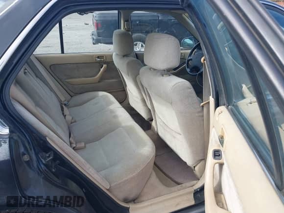 1992 Honda Accord с VIN 1HGCB7678NA111323, выставлен на аукционе IAAI как лот 43556470 с пробегом 257 339 миль миль и . История ставок и продаж доступна на DreamBid. Изображение 8.