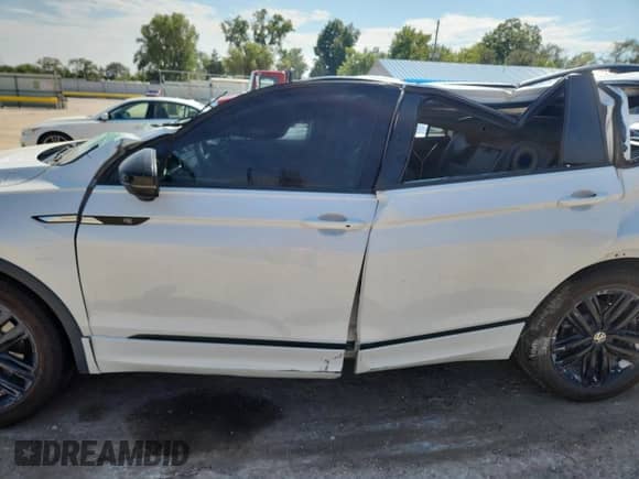 2022 Volkswagen Tiguan SE R-Line Black with VIN 3VV8B7AX1NM092470, listed as a Copart auction lot 80161515 with Not provided miles and Salvage title. Bid and sale history available at DreamBid. Image 7.