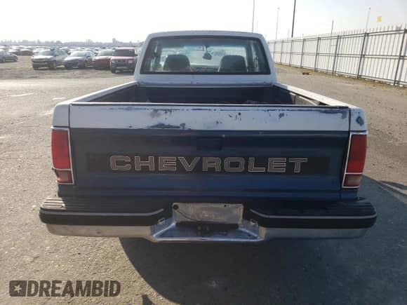 1992 Chevrolet S-10 z VIN 1GCCS19R4N2179797, wystawiony jako Copart lot #43402985 z przebiegiem 43 360 mil mil oraz Szkoda całkowita • Salvage title. Historia ofert i sprzedaży dostępna na DreamBid. Obrazek 6.