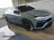 2022 Lamborghini Urus with VIN ZPBUA1ZL8NLA16768, listed as a Copart auction lot 40152294 with 10,595 mi miles and Clean title. Bid and sale history available at DreamBid. Image 4.