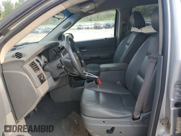 2005 Dodge Durango SLT with VIN 1D4HB48D65F549303, listed as a Copart auction lot 67136575 with 170,093 mi miles and Clean title. Bid and sale history available at DreamBid. Image 7.
