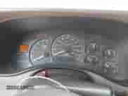 2000 GMC Sierra 1500 SLE z VIN 1GTEK19T8YE372008, wystawiony jako IAAI lot #42396118 z przebiegiem 376 330 mil mil oraz . Historia ofert i sprzedaży dostępna na DreamBid. Obrazek 7.