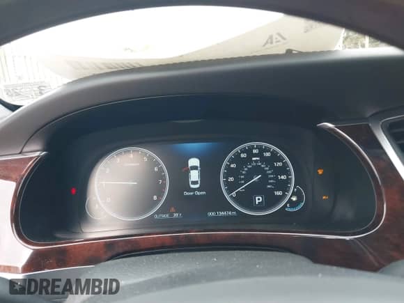 2016 Hyundai Equus Ultimate с VIN KMHGH4JH8GU101062, выставлен на аукционе IAAI как лот 41456304 с пробегом 134 474 миль миль и . История ставок и продаж доступна на DreamBid. Изображение 7.