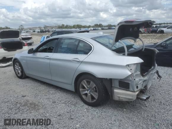 2011 BMW 5 Series 528i with VIN WBAFR1C59BDS36829, listed as a Copart auction lot 89691945 with 77,038 mi miles and Salvage title. Bid and sale history available at DreamBid. Image 2.