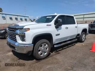 2020 Chevrolet Silverado 2500HD LTZ z VIN 1GC4YPEY7LF129422, wystawiony jako Copart lot #57042625 z przebiegiem 90 893 mil mil oraz Szkoda całkowita • Salvage title. Historia ofert i sprzedaży dostępna na DreamBid. Obrazek 1.