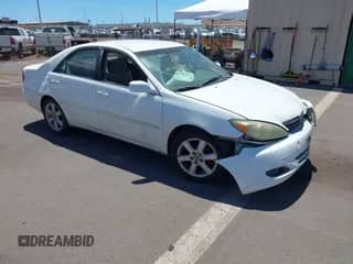 2002 Toyota Camry XLE z VIN JTDBF32K320019569, wystawiony jako IAAI lot #43175177 z przebiegiem 211 108 mil mil oraz . Historia ofert i sprzedaży dostępna na DreamBid. Obrazek 1.