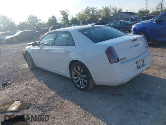 2014 Chrysler 300 S с VIN 2C3CCABG8EH307069, выставлен на аукционе IAAI как лот 43238396 с пробегом 149 613 миль миль и . История ставок и продаж доступна на DreamBid. Изображение 3.