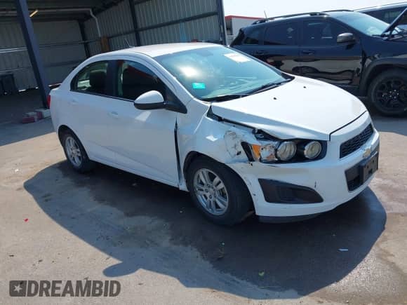 2013 Chevrolet Sonic LT с VIN 1G1JC5SH0D4245187, выставлен на аукционе IAAI как лот 42910282 с пробегом 46 529 миль миль и . История ставок и продаж доступна на DreamBid. Изображение 1.
