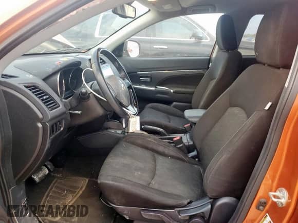 2021 Mitsubishi Outlander ES z VIN JA4ARUAU8MU024140, wystawiony jako Copart lot #83839095 z przebiegiem 87 599 mil mil oraz Szkoda całkowita • Salvage title. Historia ofert i sprzedaży dostępna na DreamBid. Obrazek 7.