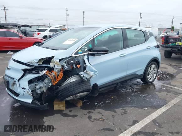 2022 Chevrolet Bolt EV 1LT z VIN 1G1FW6S06N4102212, wystawiony jako IAAI lot #43209140 z przebiegiem 44 188 mil mil oraz . Historia ofert i sprzedaży dostępna na DreamBid. Obrazek 2.