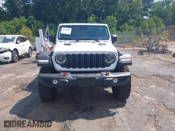 2025 Jeep Wrangler Rubicon with VIN 1C4PJXFN7SW525466, listed as a IAAI auction lot 42950213 with 10,695 mi miles and . Bid and sale history available at DreamBid. Image 12.