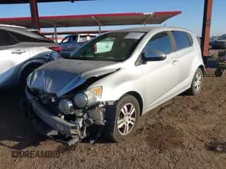 2013 Chevrolet Sonic LT с VIN 1G1JC6SG4D4226140, выставлен на аукционе IAAI как лот 43377367 с пробегом 174 109 миль миль и . История ставок и продаж доступна на DreamBid. Изображение 2.