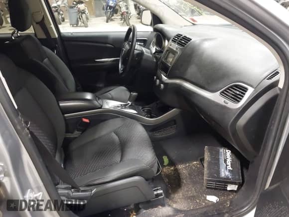2017 Dodge Journey SXT with VIN 3C4PDDBG7HT515001, listed as a IAAI auction lot 43532217 with 124,332 mi miles and . Bid and sale history available at DreamBid. Image 5.
