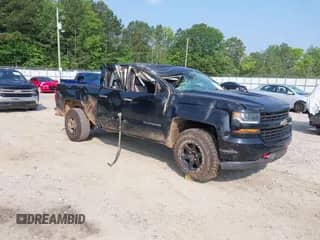 2017 Chevrolet Silverado 1500 Custom с VIN 1GCRCPEC9HZ303540, выставлен на аукционе IAAI как лот 42413899 с пробегом 97 012 миль миль и . История ставок и продаж доступна на DreamBid. Изображение 1.