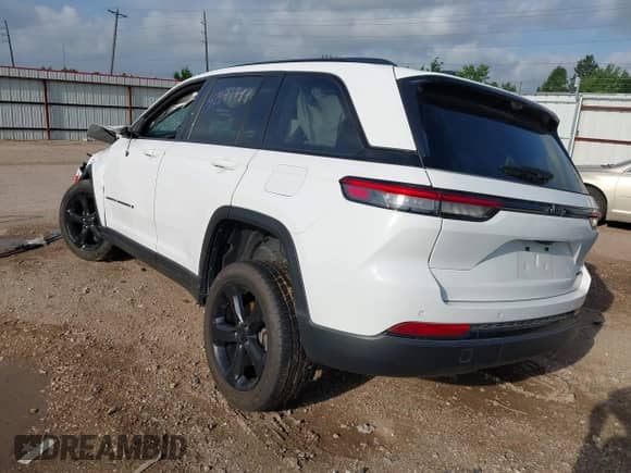 2023 Jeep Grand Cherokee Limited with VIN 1C4RJGBG2PC502847, listed as a IAAI auction lot 42471744 with 33,310 mi miles and . Bid and sale history available at DreamBid. Image 3.