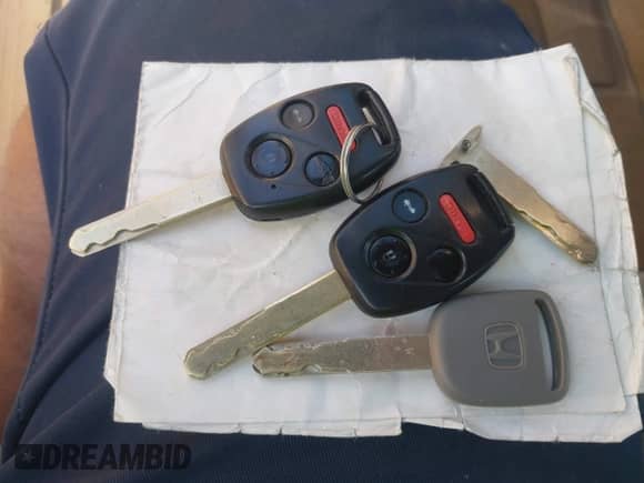 2005 Honda Accord LX с VIN 1HGCM55465A078764, выставлен на аукционе IAAI как лот 43251371 с пробегом 242 971 миль миль и . История ставок и продаж доступна на DreamBid. Изображение 11.