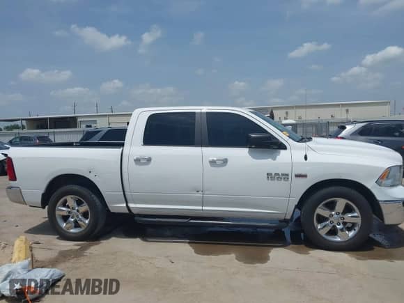 2017 Ram 1500 Lone Star z VIN 1C6RR6LT9HS543005, wystawiony jako IAAI lot #42648041 z przebiegiem 150 148 mil mil oraz . Historia ofert i sprzedaży dostępna na DreamBid. Obrazek 13.