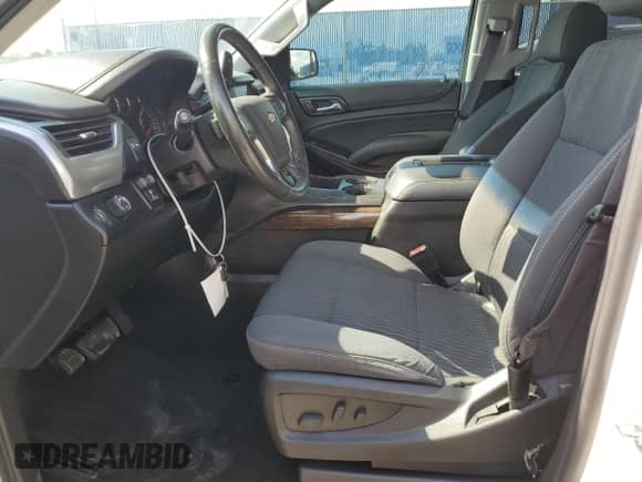 2017 Chevrolet Suburban LS с VIN 1GNSCGKC6HR395302, выставлен на аукционе Copart как лот 64584825 с пробегом 81 283 миль миль и Списание • Salvage title. История ставок и продаж доступна на DreamBid. Изображение 7.