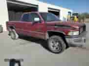 1996 Dodge 1500 с VIN 3B7HF13YXTG123975, выставлен на аукционе Copart как лот 73549874 с пробегом 225 056 миль миль и Списание • Salvage title. История ставок и продаж доступна на DreamBid. Изображение 4.