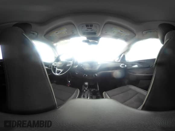 2021 Chevrolet TrailBlazer LT с VIN KL79MRSL4MB102500, выставлен на аукционе IAAI как лот 42403224 с пробегом 67 162 миль миль и . История ставок и продаж доступна на DreamBid. Изображение 18.