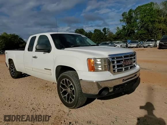 2010 GMC Sierra 1500 z VIN 1GTSKVE03AZ241430, wystawiony jako Copart lot #82417815 z przebiegiem 379 729 mil mil oraz Szkoda całkowita • Salvage title. Historia ofert i sprzedaży dostępna na DreamBid. Obrazek 13.