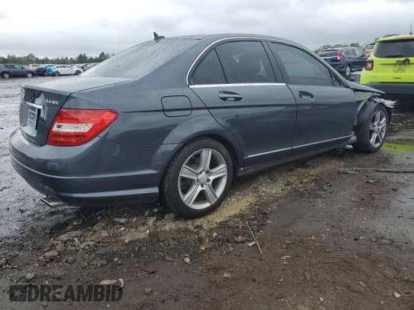 2010 Mercedes-Benz C 300 Sport с VIN WDDGF8BB3AR091858, выставлен на аукционе Copart как лот 72035345 с пробегом 125 238 миль миль и Чистый • Clean title. История ставок и продаж доступна на DreamBid. Изображение 3.