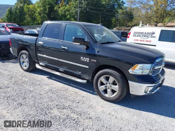 2016 Ram 1500 Big Horn z VIN 3C6RR7LT1GG275952, wystawiony jako IAAI lot #43201417 z przebiegiem 112 994 mil mil oraz . Historia ofert i sprzedaży dostępna na DreamBid. Obrazek 1.