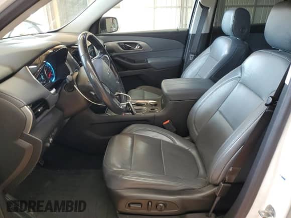 2019 Chevrolet Traverse LT with VIN 1GNERHKW5KJ172010, listed as a Copart auction lot 70887555 with 97,215 mi miles and Salvage title. Bid and sale history available at DreamBid. Image 7.