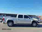 2013 GMC Sierra 1500 Denali z VIN 3GTP2XE24DG345268, wystawiony jako IAAI lot #43357777 z przebiegiem 168 765 mil mil oraz . Historia ofert i sprzedaży dostępna na DreamBid. Obrazek 13.