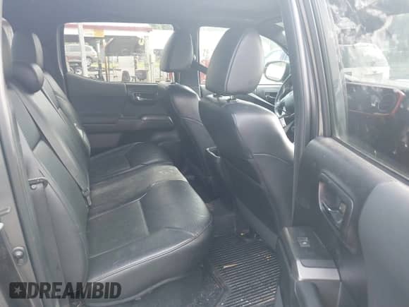 2019 Toyota Tacoma SR5 с VIN 3TMAZ5CNXKM085203, выставлен на аукционе IAAI как лот 42692521 с пробегом 190 094 миль миль и . История ставок и продаж доступна на DreamBid. Изображение 8.