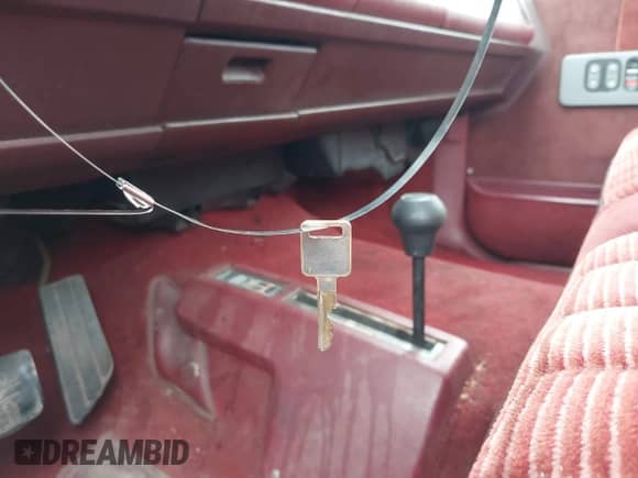 1991 Chevrolet Silverado 1500 с VIN 1GCDK14K2ME130643, выставлен на аукционе IAAI как лот 42358146 с пробегом 139 857 миль миль и . История ставок и продаж доступна на DreamBid. Изображение 11.