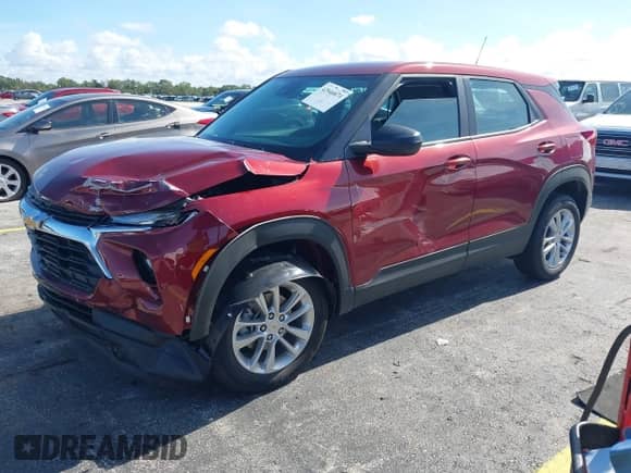 2025 Chevrolet TrailBlazer LS with VIN KL79MNSL3SB165223, listed as a IAAI auction lot 42946874 with 5,640 mi miles and . Bid and sale history available at DreamBid. Image 2.