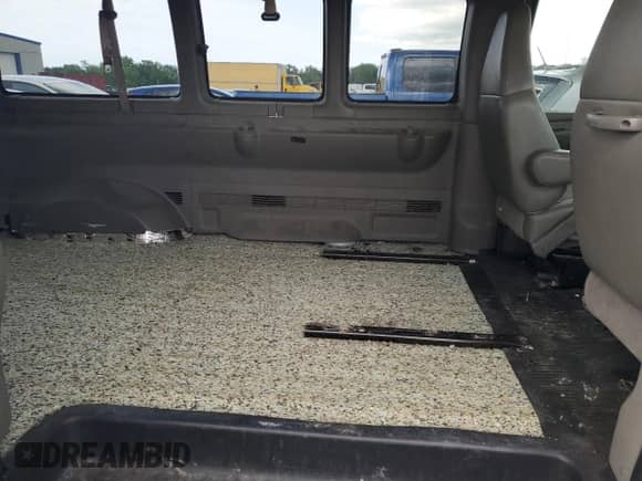 2006 Chevrolet Express Passenger with VIN 1GAHG35U761194114, listed as a Copart auction lot 55985195 with 110,432 mi miles and Salvage title. Bid and sale history available at DreamBid. Image 11.