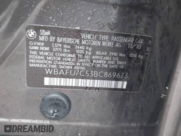 2011 BMW 5 Series 535i xDrive z VIN WBAFU7C53BC869673, wystawiony jako IAAI lot #40083957 z przebiegiem 175 503 mil mil oraz . Historia ofert i sprzedaży dostępna na DreamBid. Obrazek 9.