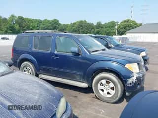 2006 Nissan Pathfinder SE z VIN 5N1AR18U76C638191, wystawiony jako IAAI lot #42365117 z przebiegiem 237 723 mil mil oraz . Historia ofert i sprzedaży dostępna na DreamBid. Obrazek 1.
