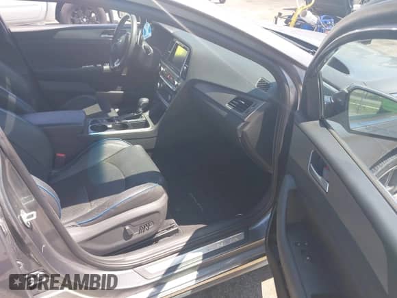 2018 Hyundai Sonata Limited Plus с VIN 5NPE34AB5JH659782, выставлен на аукционе IAAI как лот 42032402 с пробегом 69 192 миль миль и . История ставок и продаж доступна на DreamBid. Изображение 5.