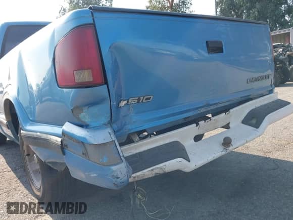1997 Chevrolet S-10 LS with VIN 1GCCS1448VK149942, listed as a IAAI auction lot 42743876 with 149,904 mi miles and . Bid and sale history available at DreamBid. Image 17.