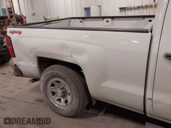 2014 Chevrolet Silverado 1500 Work Truck z VIN 1GCVKPEH5EZ249288, wystawiony jako IAAI lot #41479579 z przebiegiem 141 549 mil mil oraz . Historia ofert i sprzedaży dostępna na DreamBid. Obrazek 17.