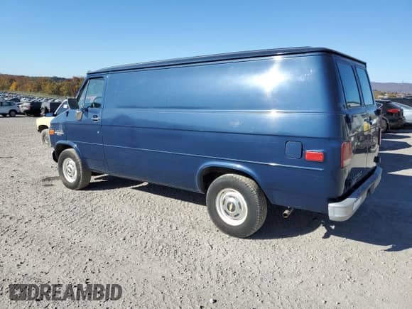 1988 Chevrolet Chevy Van with VIN 1GCEG25H5J7124768, listed as a Copart auction lot 76781664 with 86,588 mi miles and Clean title. Bid and sale history available at DreamBid. Image 2.