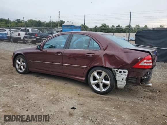 2006 Mercedes-Benz C 230 Sport z VIN WDBRF52H46A872544, wystawiony jako Copart lot #84387425 z przebiegiem 94 960 mil mil oraz Szkoda całkowita • Salvage title. Historia ofert i sprzedaży dostępna na DreamBid. Obrazek 2.