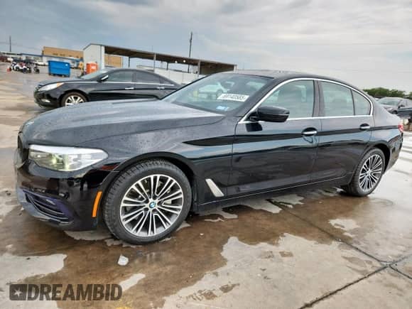 2018 BMW 5 Series 530i xDrive z VIN WBAJA7C5XJWC76654, wystawiony jako Copart lot #69140585 z przebiegiem 84 242 mil mil oraz Szkoda całkowita • Salvage title. Historia ofert i sprzedaży dostępna na DreamBid. Obrazek 1.