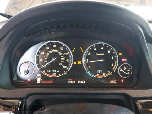 2014 BMW 5 Series с VIN WBA5M6C57ED085937, выставлен на аукционе Copart как лот 63325485 с пробегом 81 652 миль миль и Списание • Salvage title. История ставок и продаж доступна на DreamBid. Изображение 9.