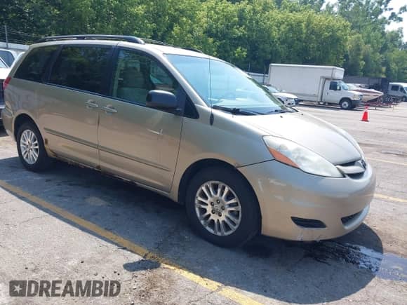 2008 Toyota Sienna LE with VIN 5TDBK23C28S016780, listed as a IAAI auction lot 42913654 with 236,276 mi miles and . Bid and sale history available at DreamBid. Image 1.